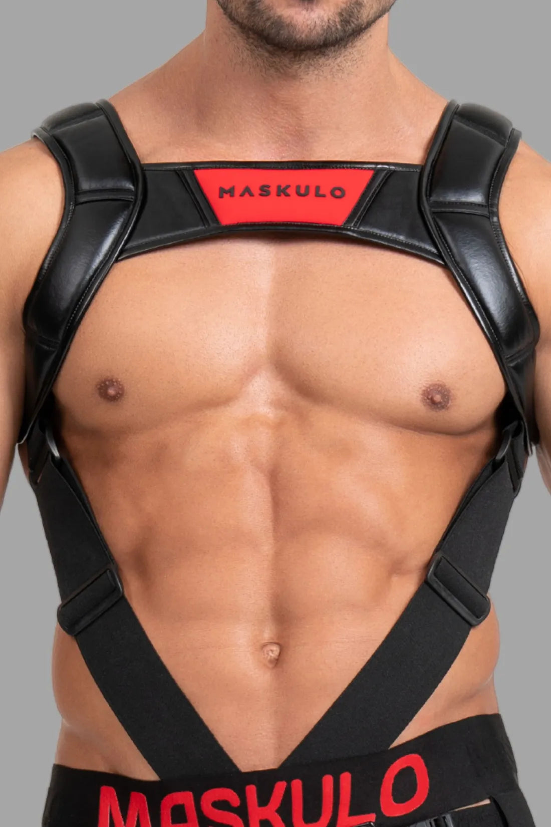 Harnais de corps avec effet push-up. Noir et rouge