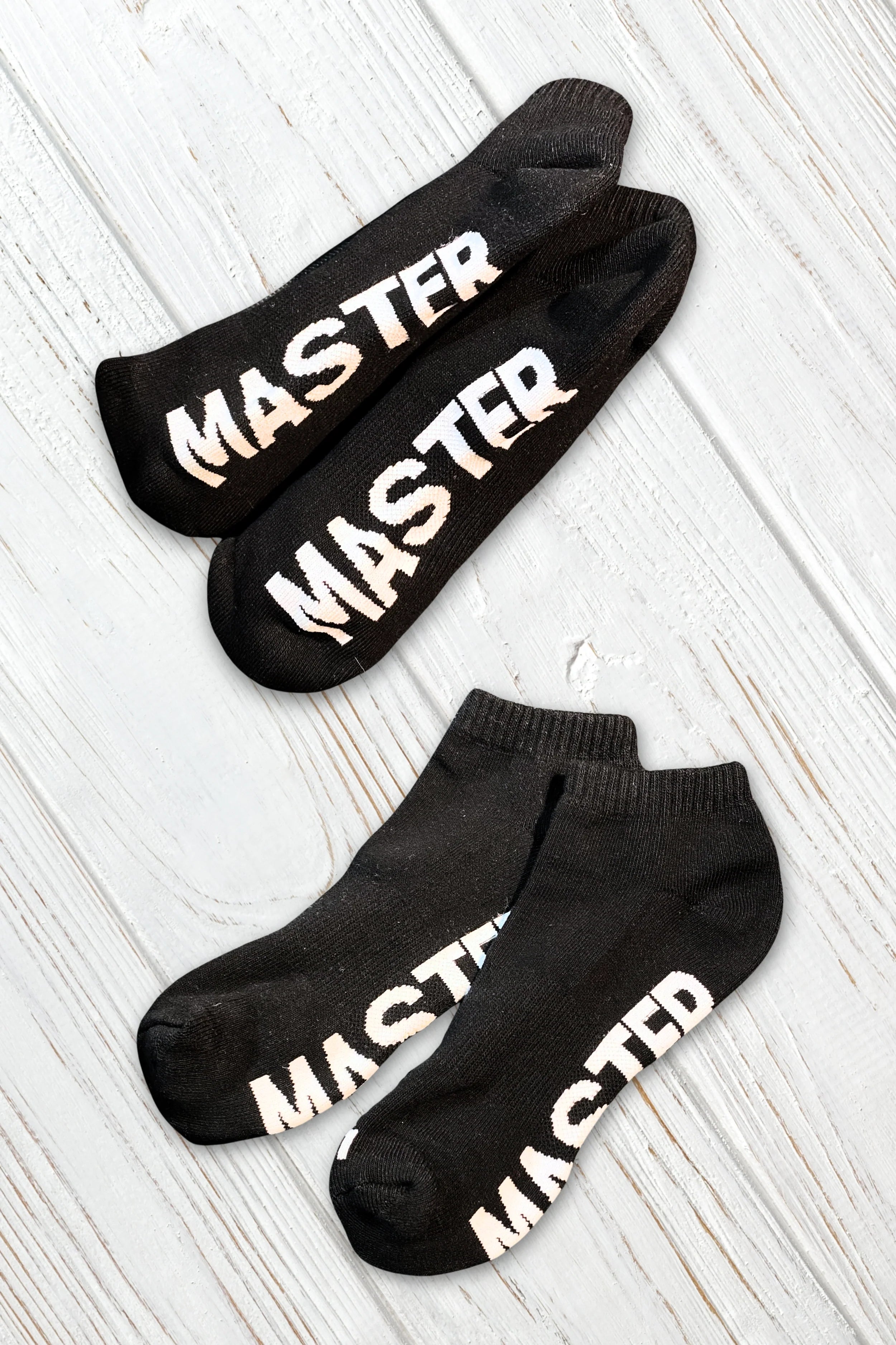 &quot;MASTER&quot; Ankle Socks. Black + White