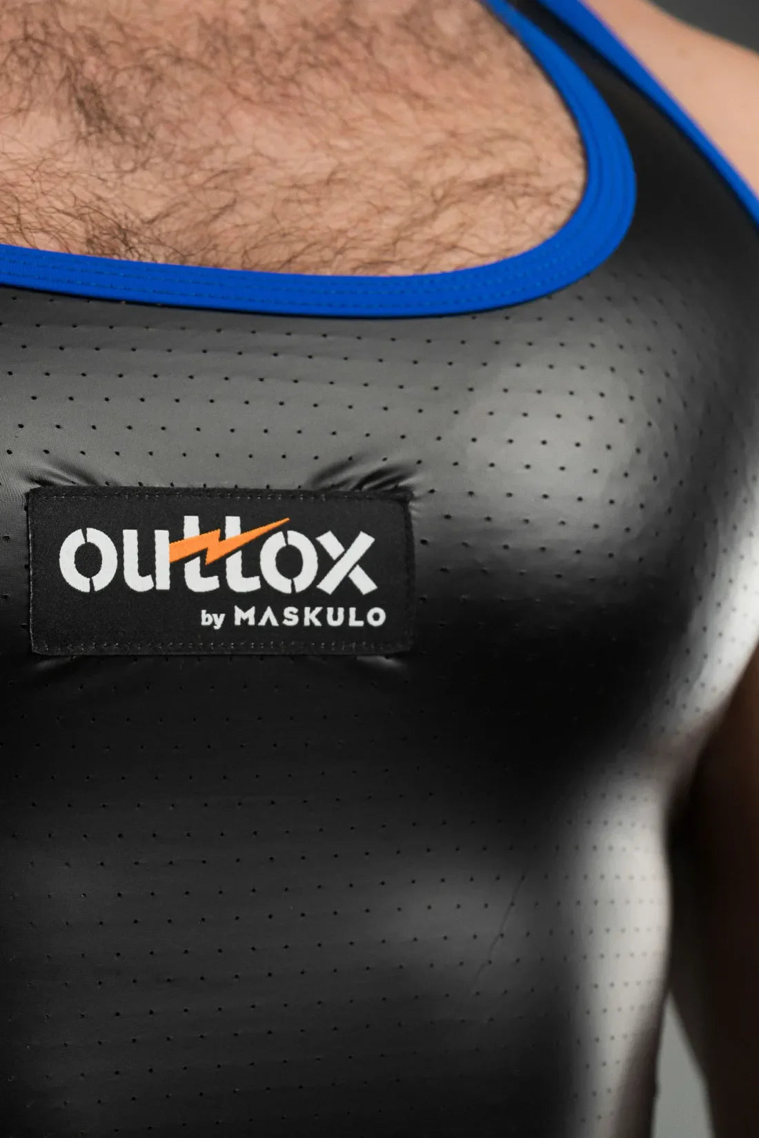 Outtox. Tanktop. Schwarz und Blau