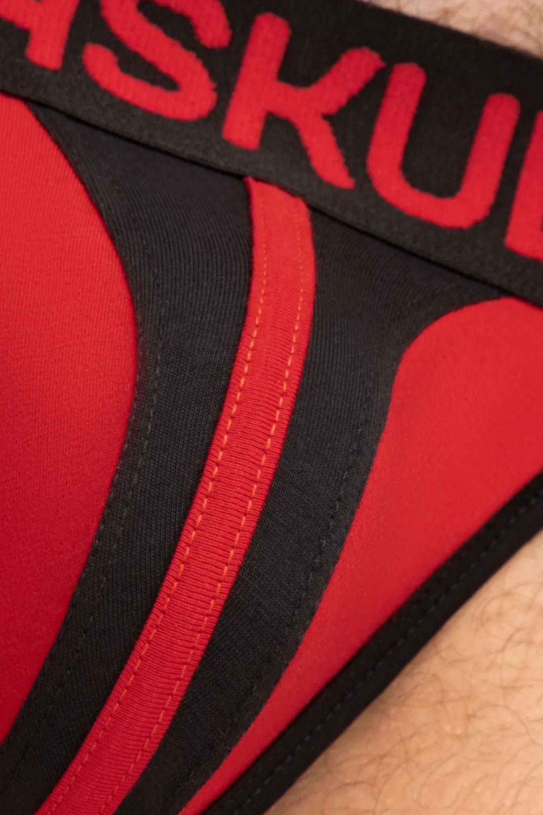 Maskulo Tiger Jockstrap in black and red with pouch snap. Men&